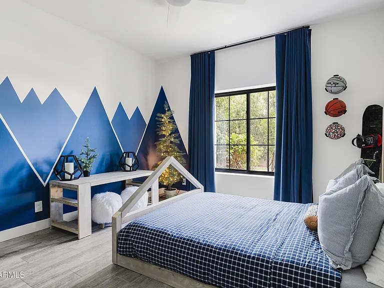 10011 E Windrose Dr — Photo 19