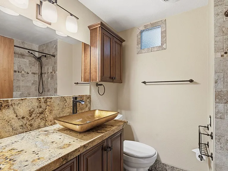 6520 N Sutherlin St — Photo 16