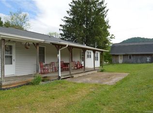 73 Asbury Rd, Waynesville, NC 28785