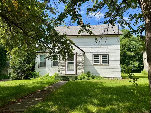 915 6th Ave E, Alexandria, MN 56308