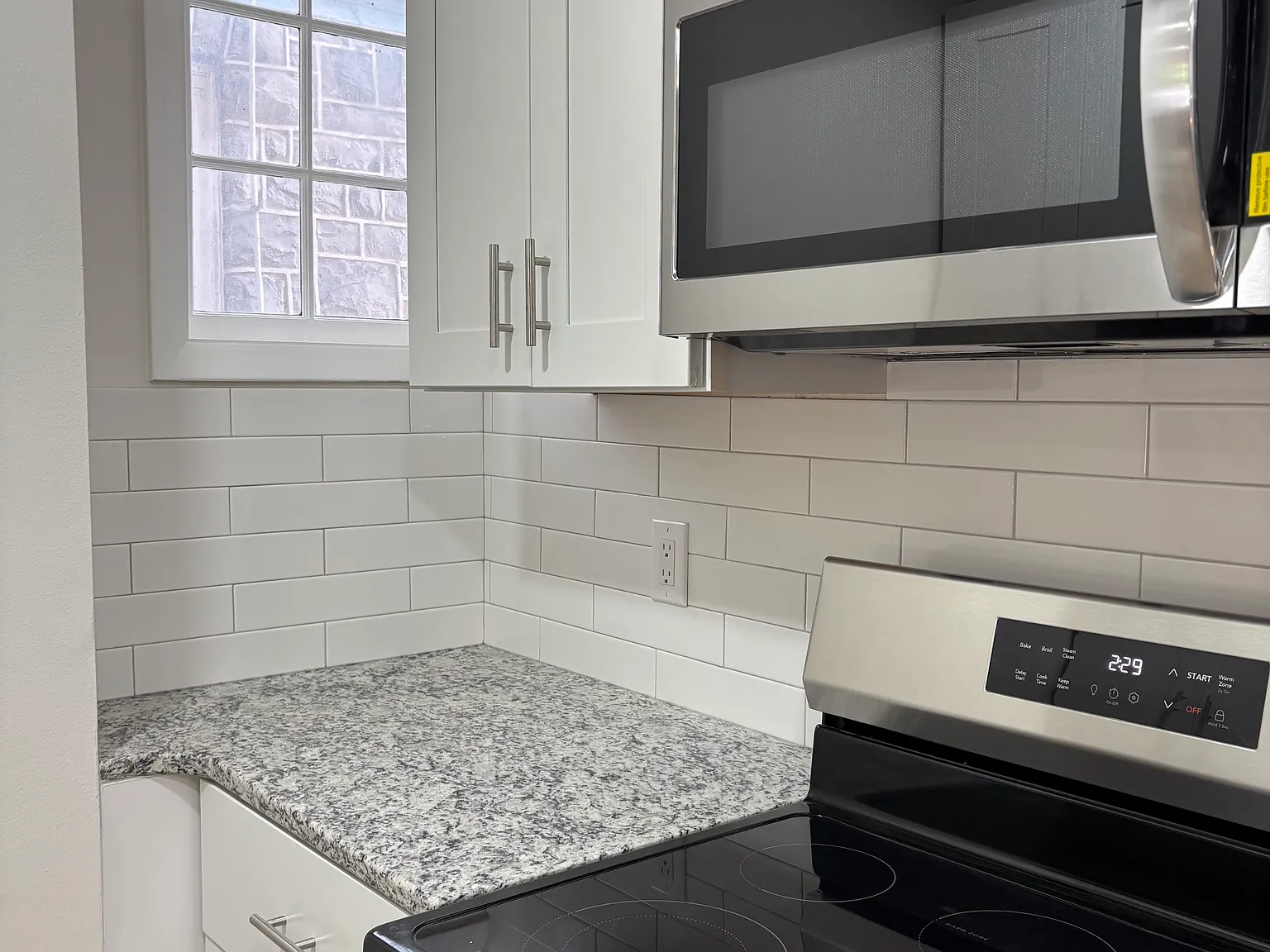 3 bed, 1000 sqft, $2,300 — Photo 4