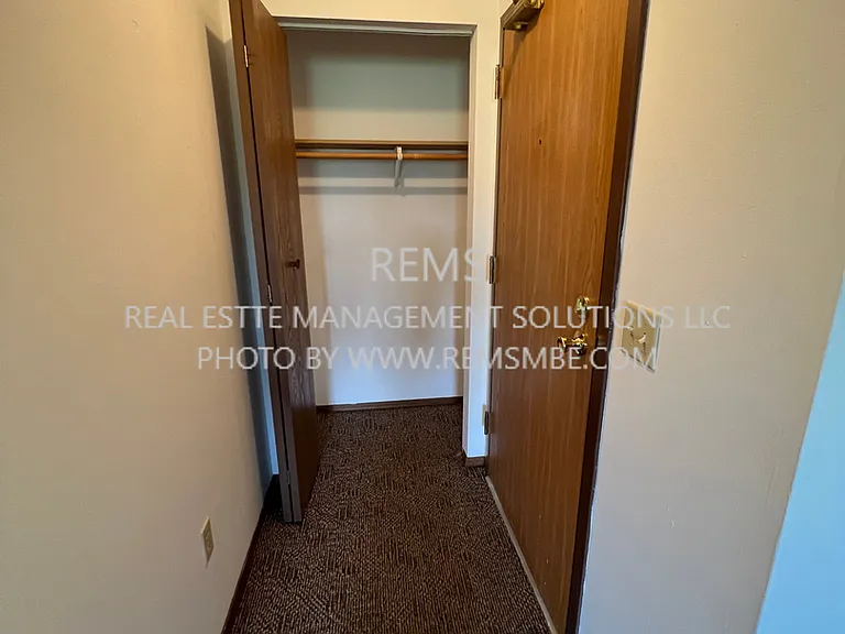 564 E Slifer St — Photo 8