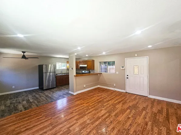 6946 1/2 Jellico Ave, Lake Balboa, CA 91406
