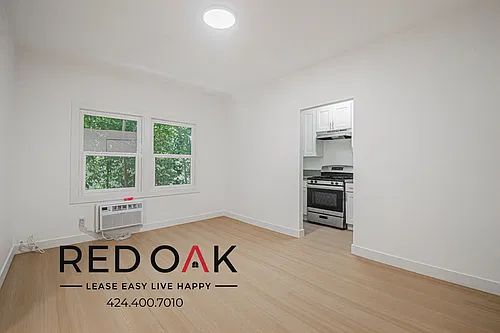 719 N Heliotrope Dr #204 Photo 1