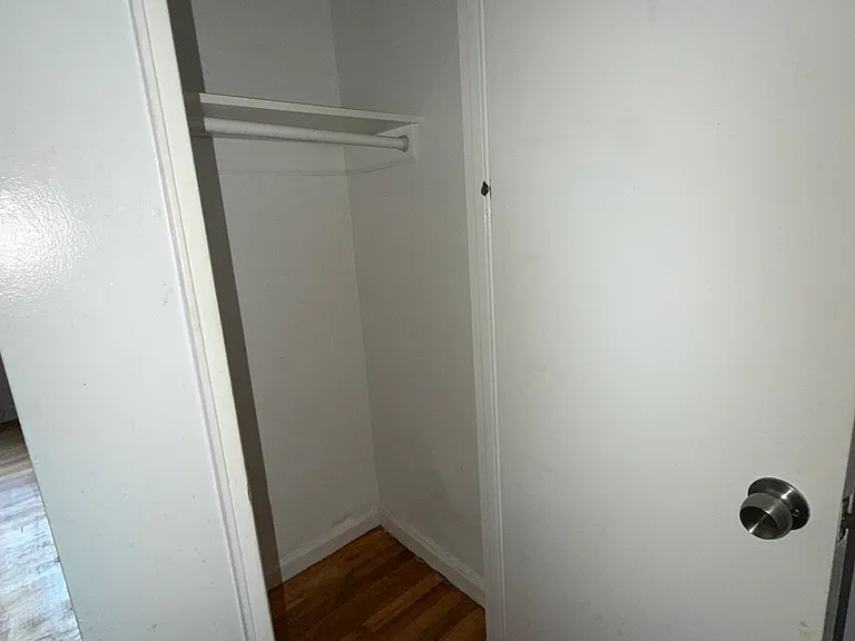 1916 Avenue K #3H — Photo 4
