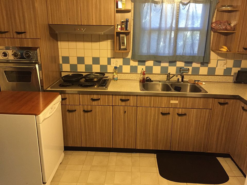 2nd image of 15 Amarillo St