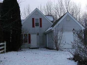 1st image of 1071 Chatham Ln W
