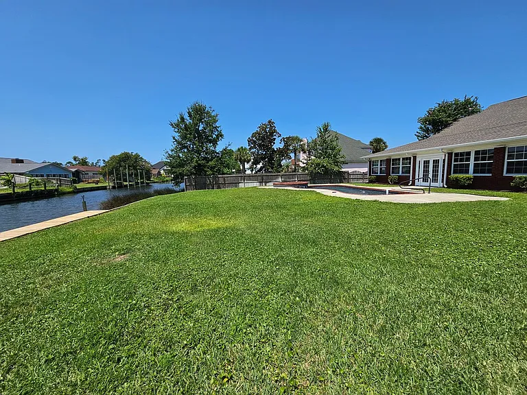 2103 Coral Dr — Photo 49