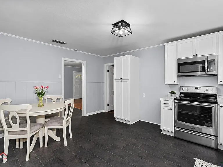 2809 S Broadway Blvd — Photo 15