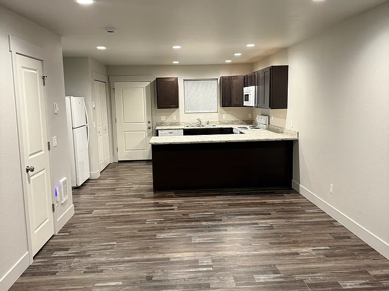 143 Railroad Ave — Photo 13