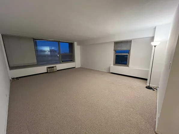 3600 N Lake Shore Dr, Chicago, IL