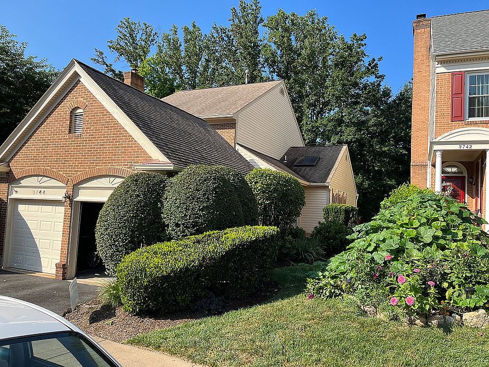 2nd image of 3744 Center Way