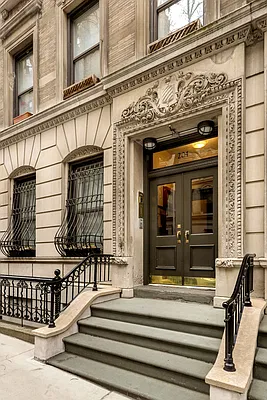Sold by Compass | media 10