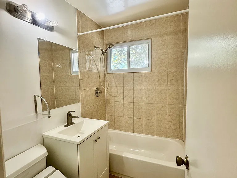 138 Birch St #C1 — Photo 17