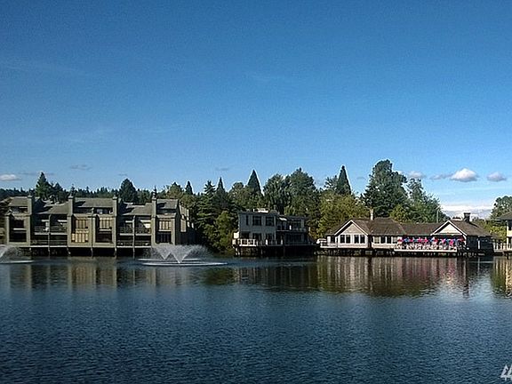 3rd image of 4 Lake Bellevue Dr APT 207