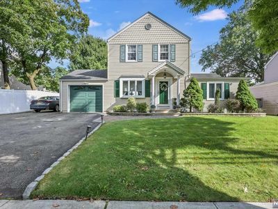 396 Spring Valley Rd, Paramus, NJ, 07652