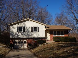 2915 Nanette Dr, Country Club, MO 64506