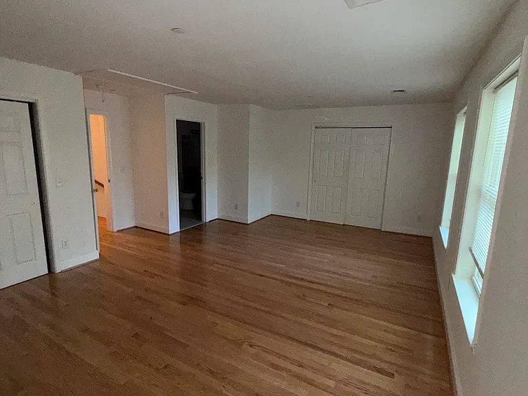 220 Gross Ave — Photo 24