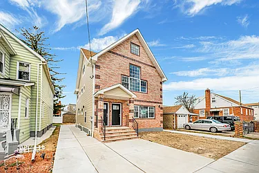 118-12 201st Street in St. Albans