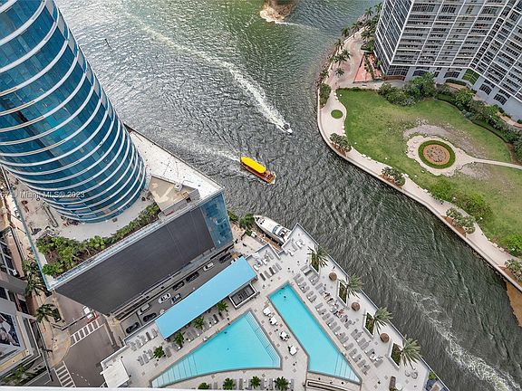 2nd image of 200 Biscayne Boulevard Way Unit 37