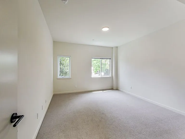 The Paloma at Oakland Hills — Photo 25