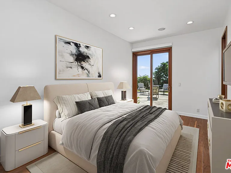 1120 El Medio Ave — Photo 13