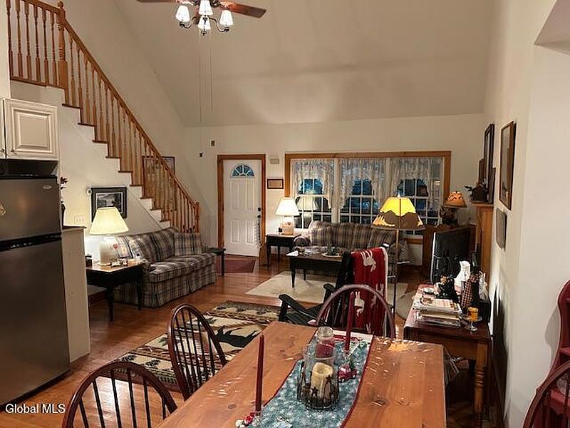 3rd image of 40 Finkle Farm Road