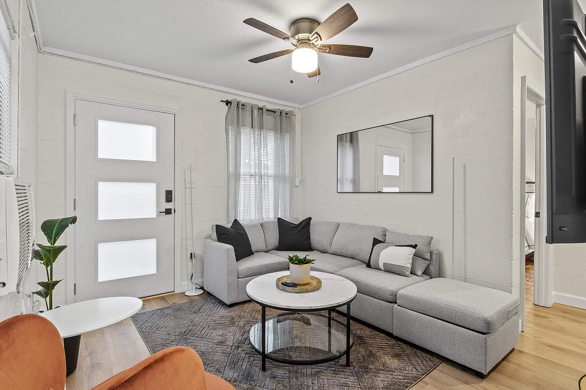 Building Photo - 762 Westcott St #1
