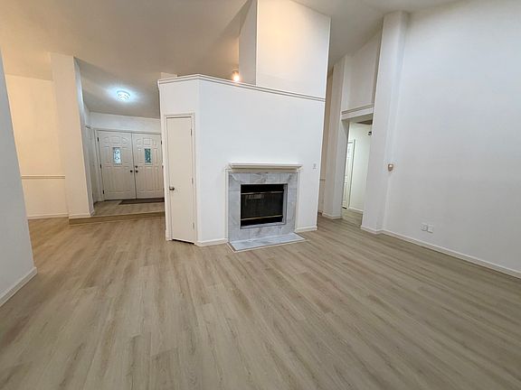 4th image of 3308 Meadowview Dr