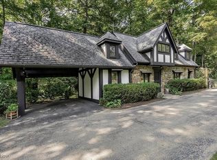 7020 S Woodland Rd, Chagrin Falls, OH 44022