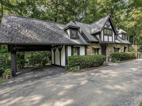 7020 S Woodland Rd, Chagrin Falls, OH 44022