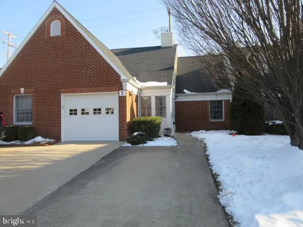 7 E Village Rd #7, Newark, DE 19713