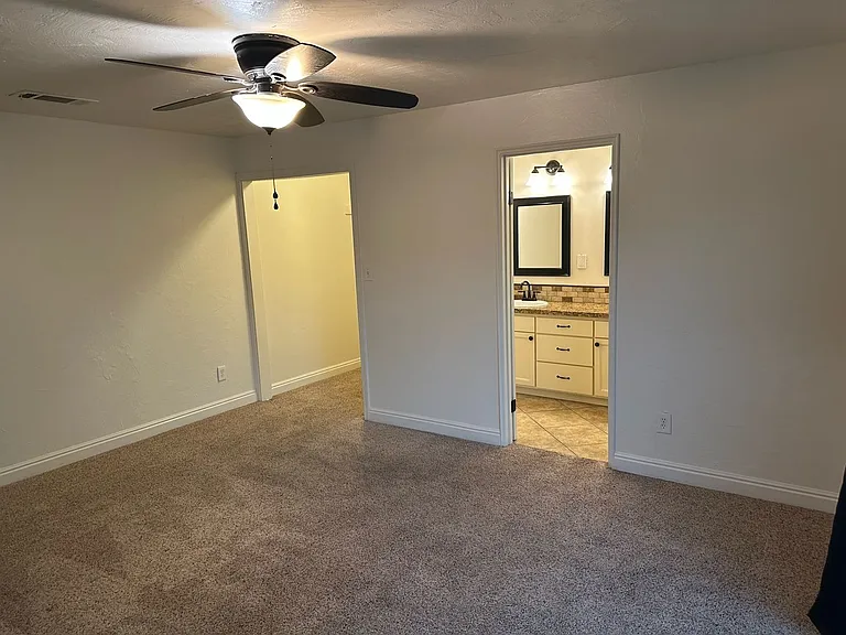 1705 W Noble Ave — Photo 20
