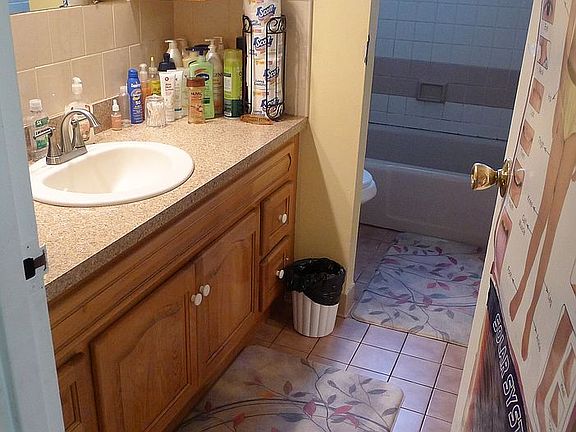 3rd image of 751 E 89th St #1011