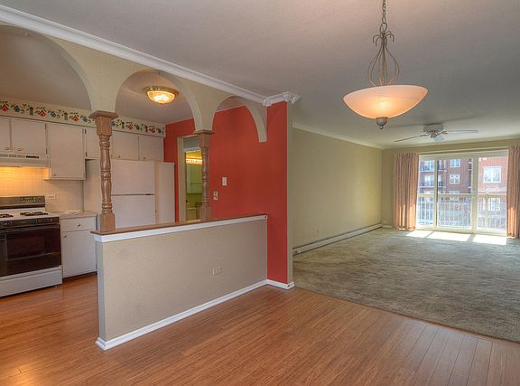5th image of 245 N Smith St Unit 3E