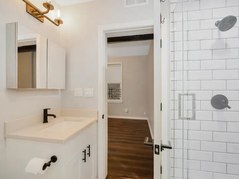 1232 W Huron St — Photo 7