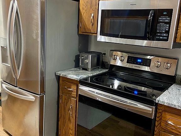 5th image of 2920 7th Ave NW