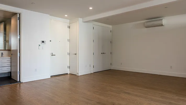 Rented by Nooklyn NYC LLC | media 24