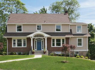 3 Wykagyl Ter, New Rochelle, NY 10804