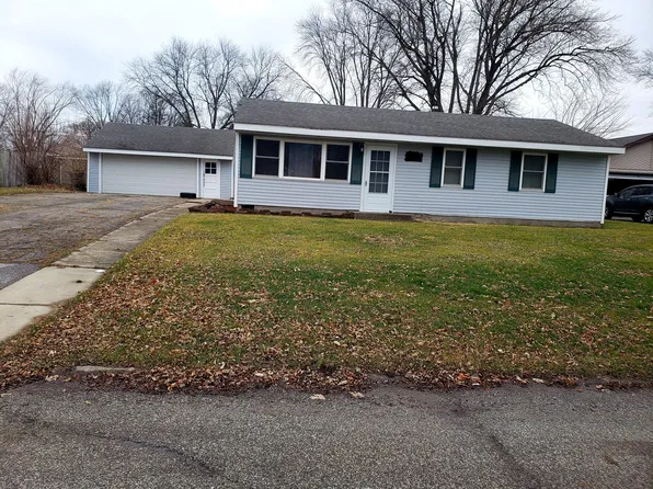 379 Brook Dr, Valparaiso, IN 46385