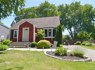 368 Edison Rd, Trumbull, CT 06611