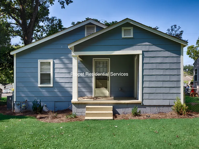 1616 McCullough Ave NE — Photo 7