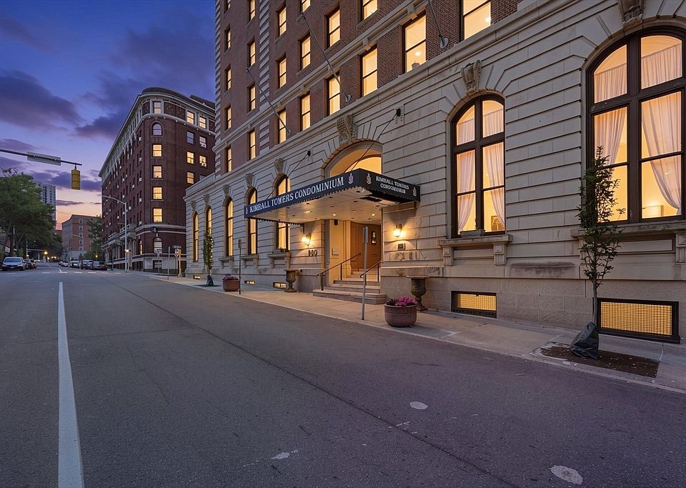 1st image of 140 Chestnut St APT 604