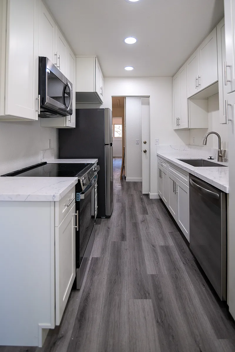 Building Photo - 9175 Campina Dr #7