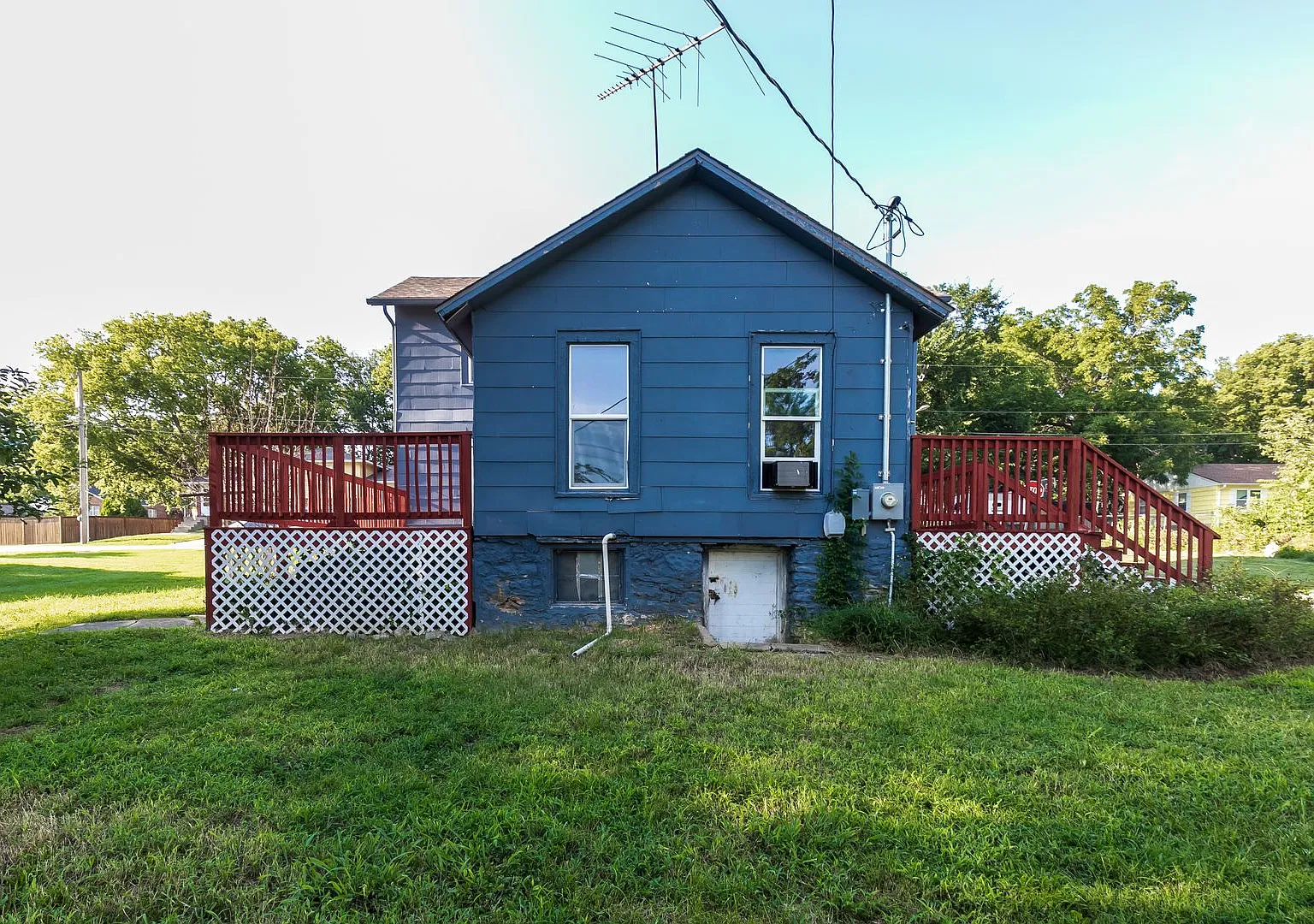 4 Bed 2 Bath Home in Harrisonville — Photo 2