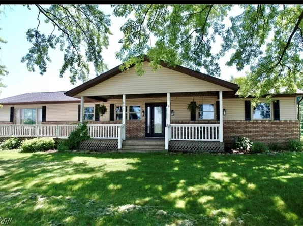 691 State Route 93 NW, Sugarcreek, OH 44681