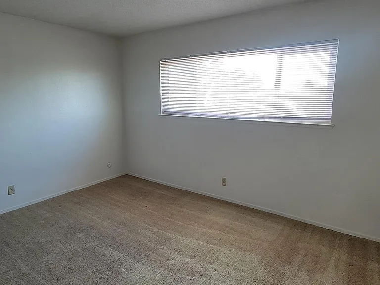 615 Pope Dr #C — Photo 13