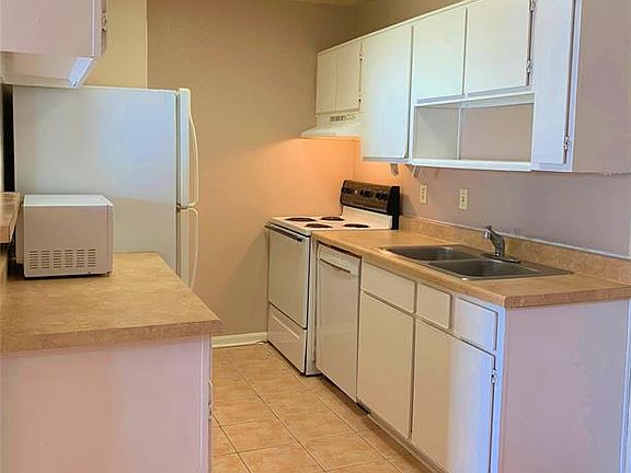 5th image of 2750 Holly Hall St APT 1613