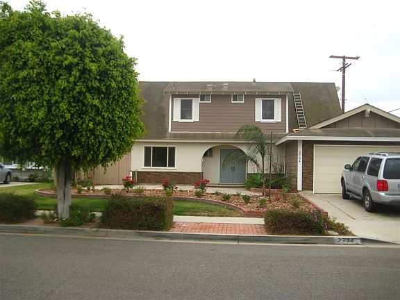 3rd image of 2734 Wendell St