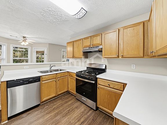 3rd image of 485 Sterling Pointe Ct
